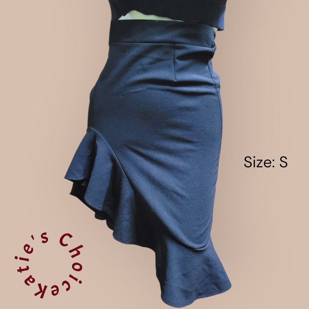 Tops and dresses - see photos (Category: Dresses) located in Quezon City. Submitted by galleriaderopa (Listing ID 1401837761, Image 3). Description: Tops and Dresses sizes on the photo 100 each striped dress - sold.