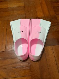 (Category: ) located in . Submitted by shoplikecraycray (Listing ID 1401790844, Image 1). Description: .