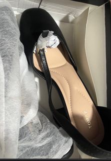 (Category: ) located in . Submitted by myraaaaaaaa00 (Listing ID 1401893428, Image 1). Description: .