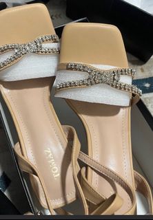 (Category: ) located in . Submitted by myraaaaaaaa00 (Listing ID 1401893119, Image 1). Description: .