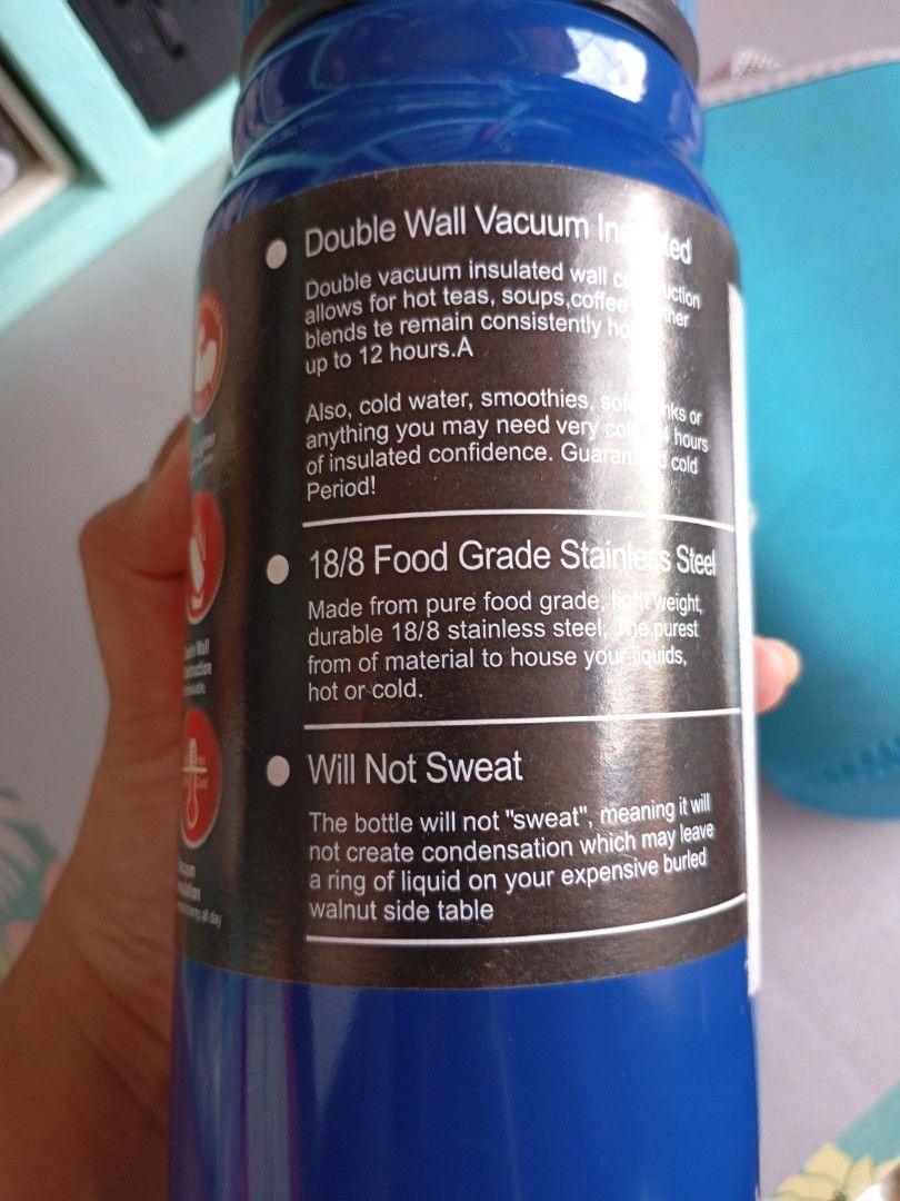 Vaccum flask 600ml set (Category: Water Bottles & Tumblers) located in Quezon City. Submitted by ana-chan (Listing ID 1401740117, Image 3). Description: never been used .