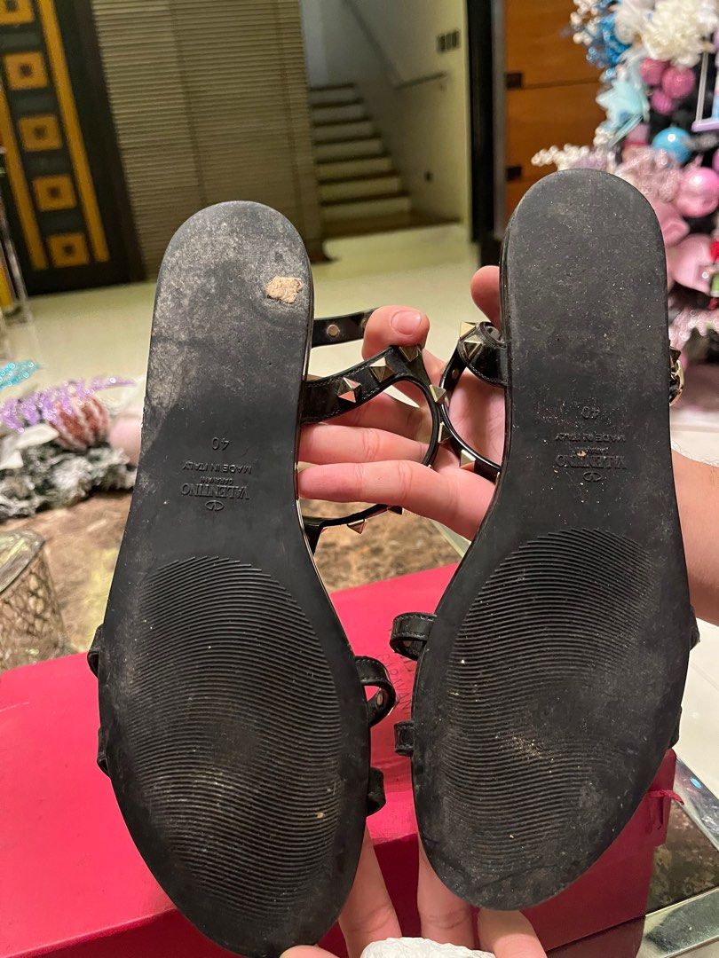 Valentino Black Jelly Flats (Category: Flats & Sandals) located in Quezon City. Submitted by dayanny (Listing ID 1401884536, Image 3). Description: Guaranteed Authentic, Personal Pair issue: left pair’s strap is detached, for repair, needs cleaning -Price nego for sure buyers .