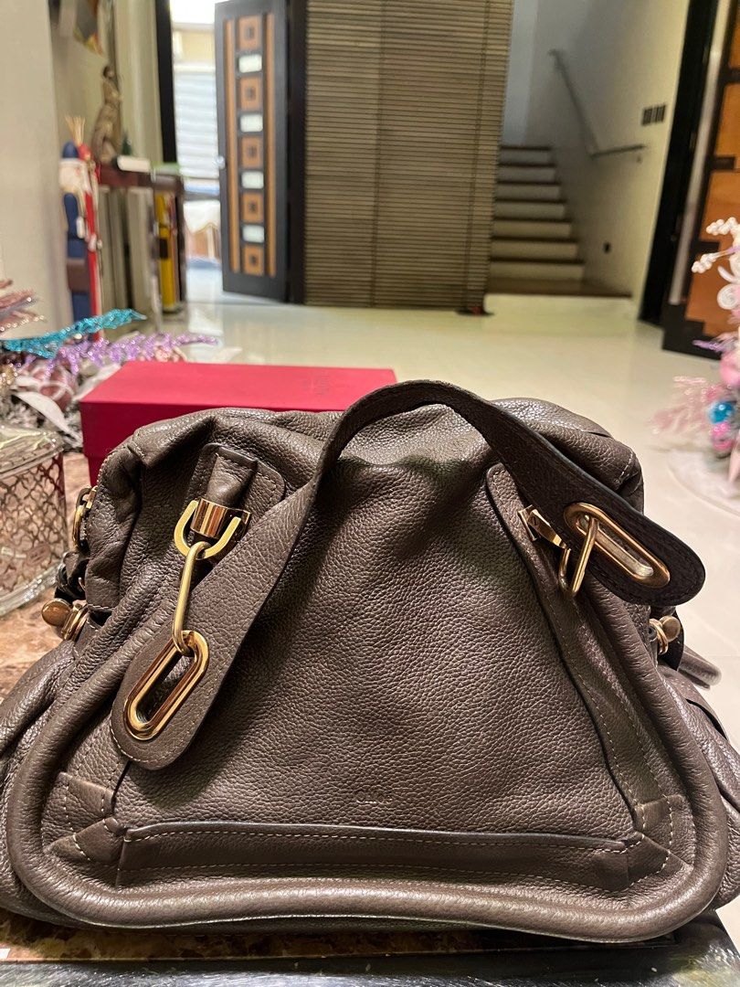 Vintage Chloe Paraty Bag (Category: Luxury Bags & Wallets) located in Quezon City. Submitted by yannyy001 (Listing ID 1401886652, Image 1). Description: 100% Guaranteed Authentic Personal Bag Clean inside except for ink stains Price negotiable for sure buyers. Open for meet up.