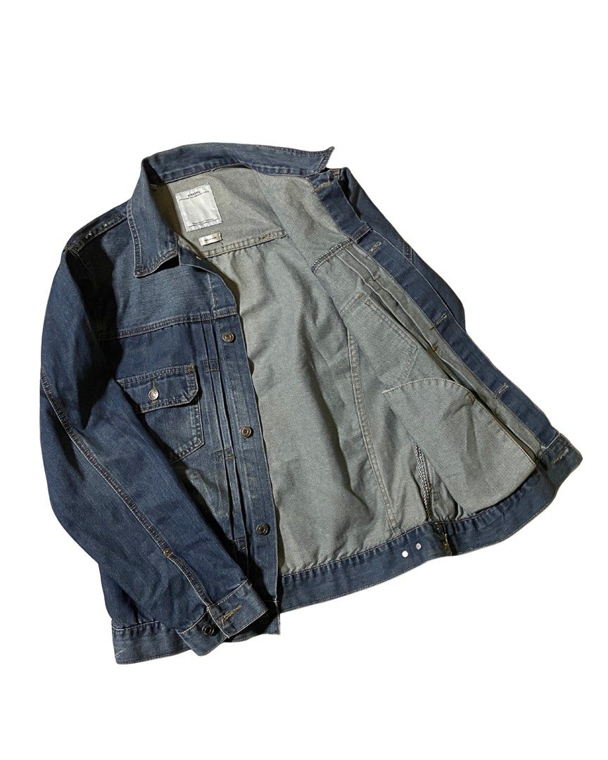 VISVIM Type II Denim Jacket (Category: Coats, Jackets and Outerwear) located in Marikina City. Submitted by menswear.memoirs (Listing ID 1401820110, Image 3). Description: Renowned for their time-honored clothing and footwear, Visvim is a brand that melds artisanal Japanese traditions with vintage Americana. Shown here, is a beautifully faded Type II denim jacket from the brand. It features the traditional knife pleats at the front, two exterior 