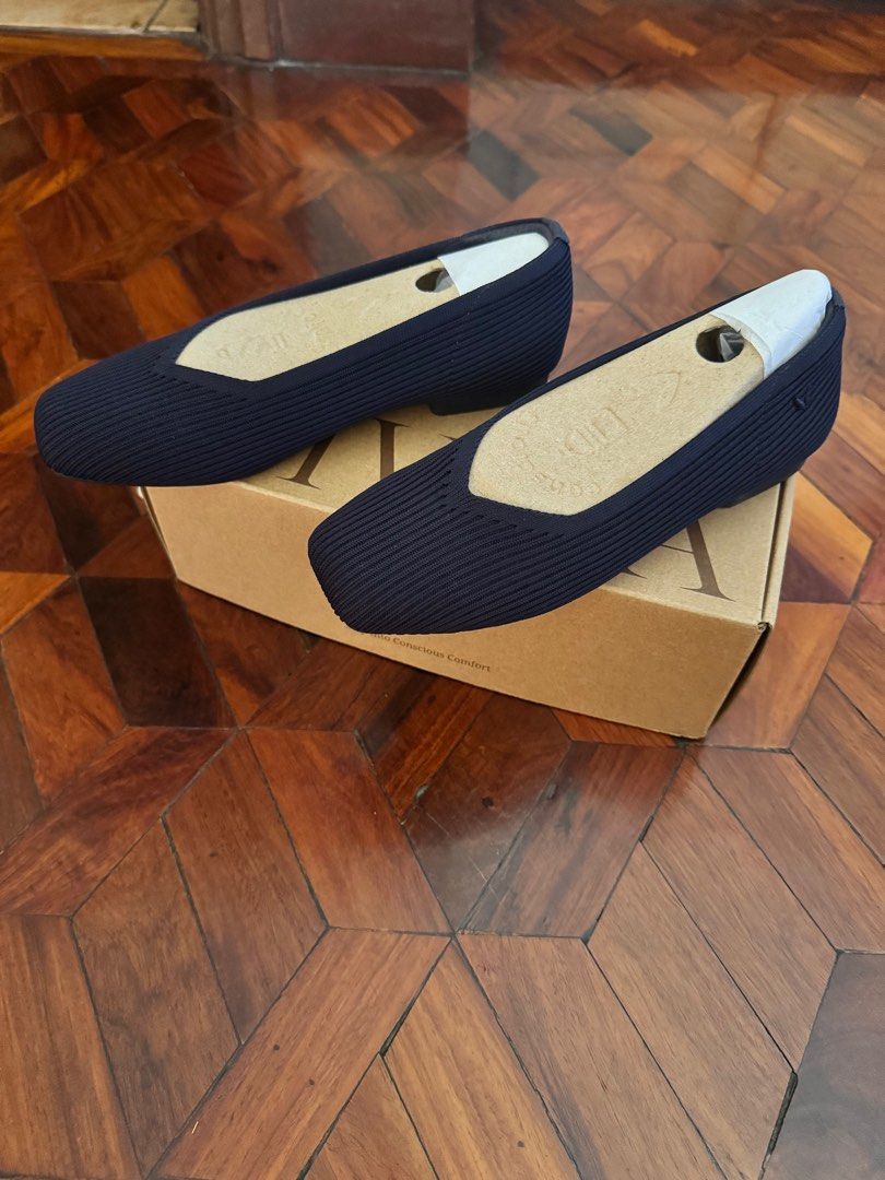 VIVAIA Margot 2.0 Navy Flats (Category: Flats & Sandals) located in Quezon City. Submitted by limebasil (Listing ID 1401777507, Image 3). Description: VIVAIA Margot 2.0 flats in navy. Size EU 35.5, US 5.5. The shoes are brand new. Reason for selling: Bought wrong size (too small for me). Color/ Navy Blue Size: 35.5 Guaranteed authentic. .