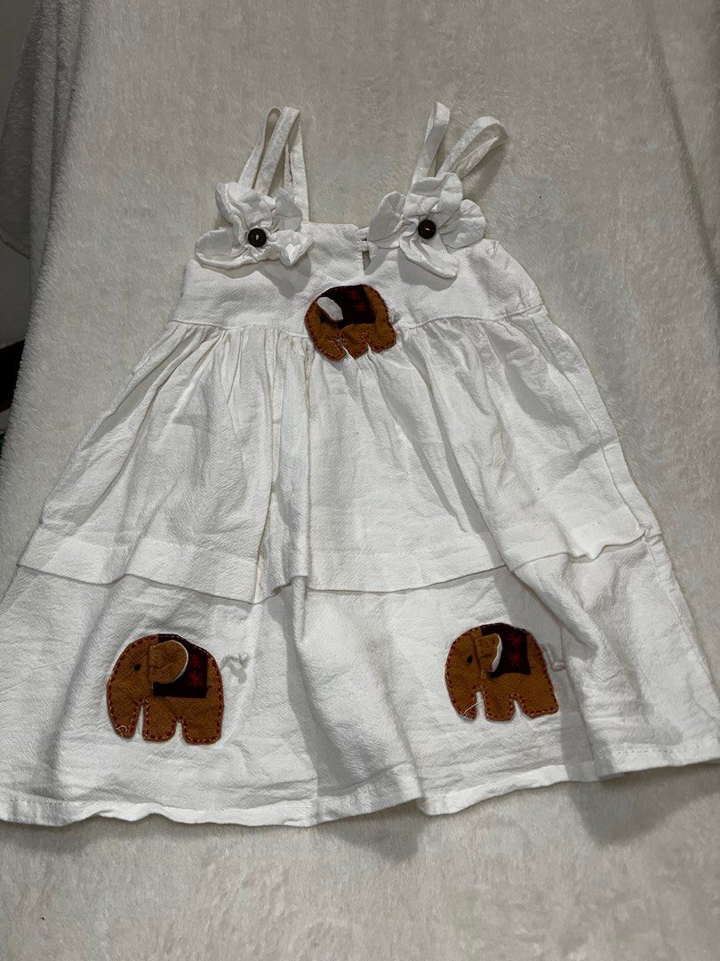 White dress for baby (Category: Babies & Kids Fashion) located in Marikina City. Submitted by smause (Listing ID 1401875234, Image 1). Description: No brand pero maganda tela Size: 80cm .