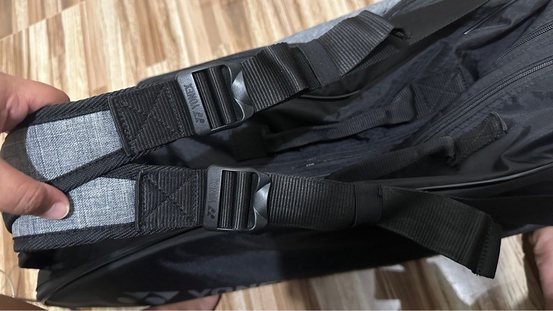 Yonex Tennis Bag (Category: Racket and Ball Sports) located in Cebu City. Submitted by kulasg (Listing ID 1401778883, Image 3). Description: 6R Yonex tennis bag with Shoe Compartment Good as new no damage RFS- bumili ako ng mas maliit na bag.