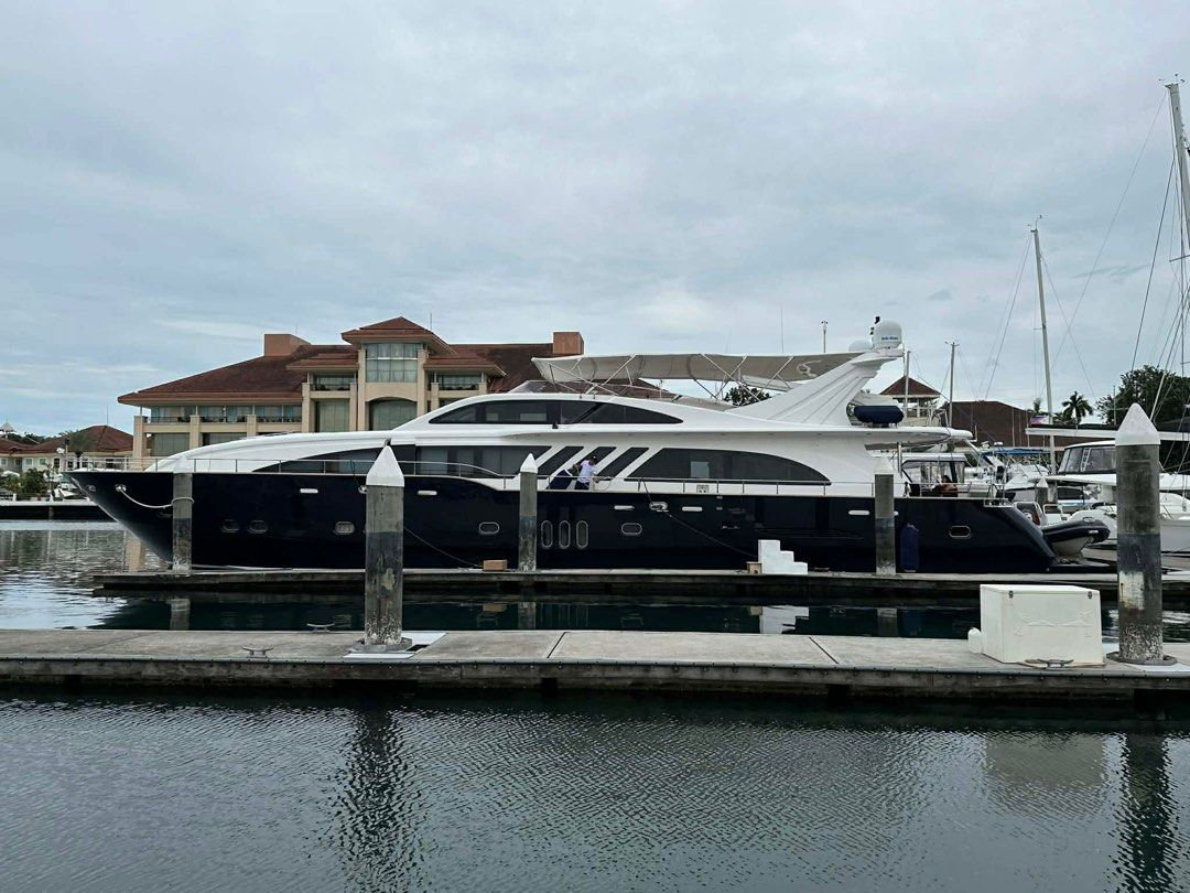 100FT YACHT FOR SALE (Category: Boats and Aircrafts) located in Pasig City. Submitted by tycoon.cars (Listing ID 1405164690, Image 2). Description: GIANT 100 FOR SALE 100 Footer Yacht 2009 Model 7 Cabins Twin MTU Raymarine GPS Twin Onan Genset Twin Gyro MESSAGE FOR SERIOUS INQUIRIES!.