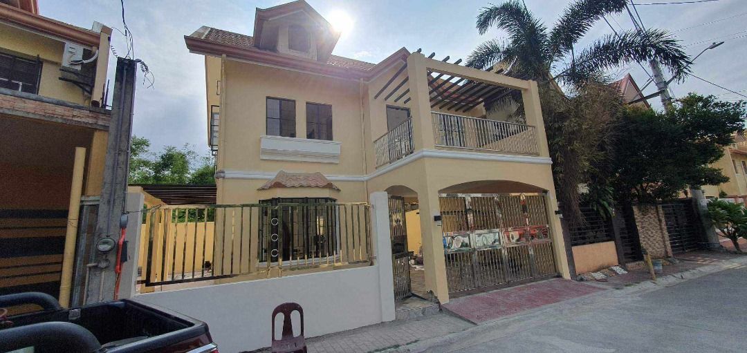 3 story building @ La Joya Subd. (Category: House & Lot) located in Caloocan City. Submitted by jenymendo91857 (Listing ID 1405216740, Image 2). Description: 3 storey bldg.. Lot area of 135 sq.m. 1 car garage Wide open space yard around the house At 1st floor Family hall, living area, dining area & kitchen area, At 2nd floor 2 bedrooms in common cr 1 bedroom with own cr 1 big balcony 1 big attic at 3rd floor For those who are interested, please c