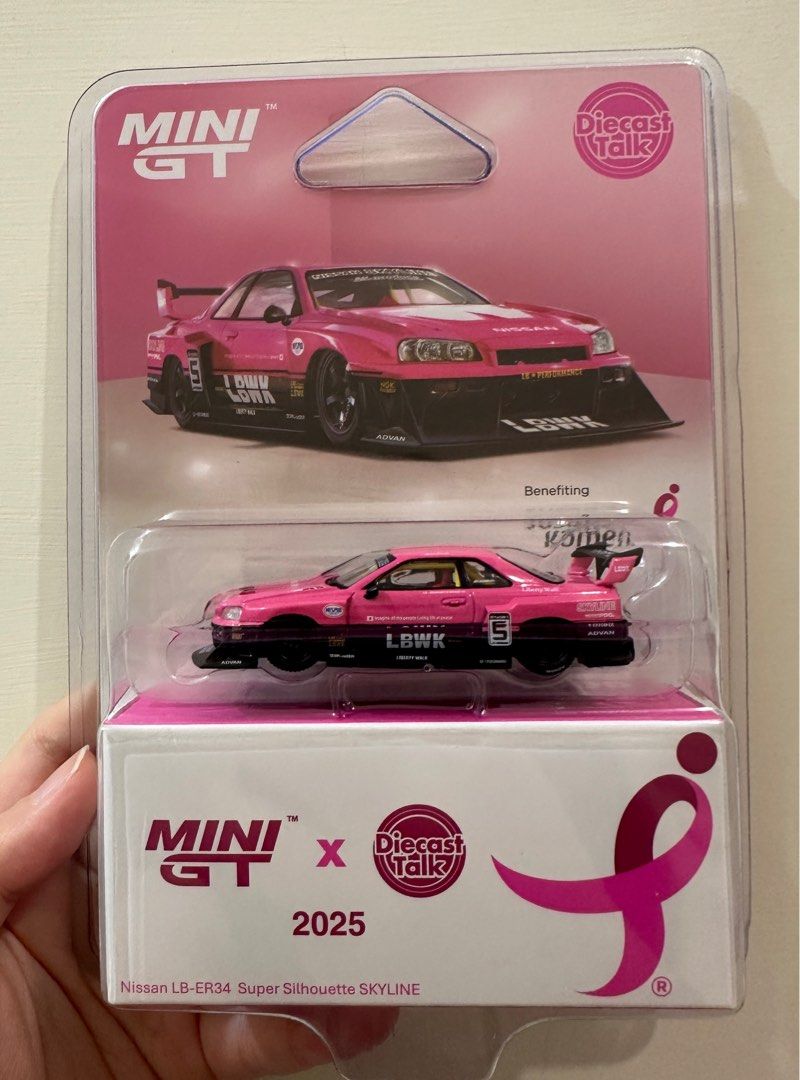 [全新] MiniGT LBWK ER34 PINK 慈善粉紅特別版, 書籍、休閒與玩具, 玩具、公仔、桌遊在旋轉拍賣