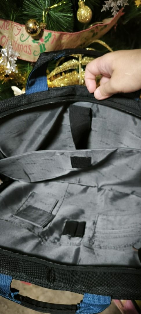 ACER Laptop Bag with Sling (Category: Laptop Bags & Sleeves) located in Manila. Submitted by Ms.Joycee (Listing ID 1405317681, Image 2). Description: Approx measurement: -Height: 12 inches -Width: 16 inches Minor rust on the side hardware at the sling-strap attachment (see last two photos)..
