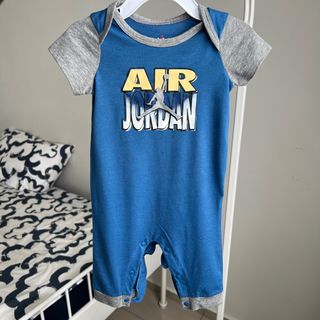 (Category: ) located in . Submitted by shopsxoxo (Listing ID 1405233530, Image 1). Description: .