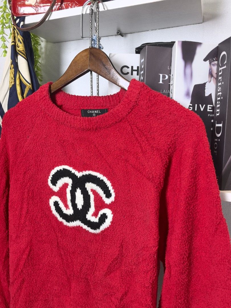 Chanel nitted/knitted CC logo (Category: Luxury Apparel) located in Baguio. Submitted by ashzachary (Listing ID 1405275911, Image 3). Description: Chanel nitted/knitted Condition :Excellent condition Color rate 10/10 Size : Medium Inches:W21/L24 No issues No flaws Super ganda sa personal Pm. More details Good quality Plsss 📌No Bogus 📌No return MOP What you see is what you get PALAWAN, CEBUNA GCASH AND BDO Reminder😊 We're selling thrifted cloth