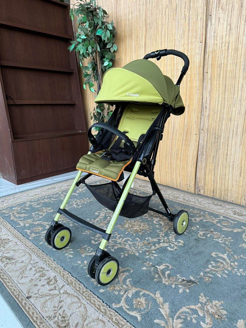 Combi baby stroller (Category: Strollers) located in Malolos. Submitted by ramoslaras82250 (Listing ID 1405298070, Image 3). Description: .
