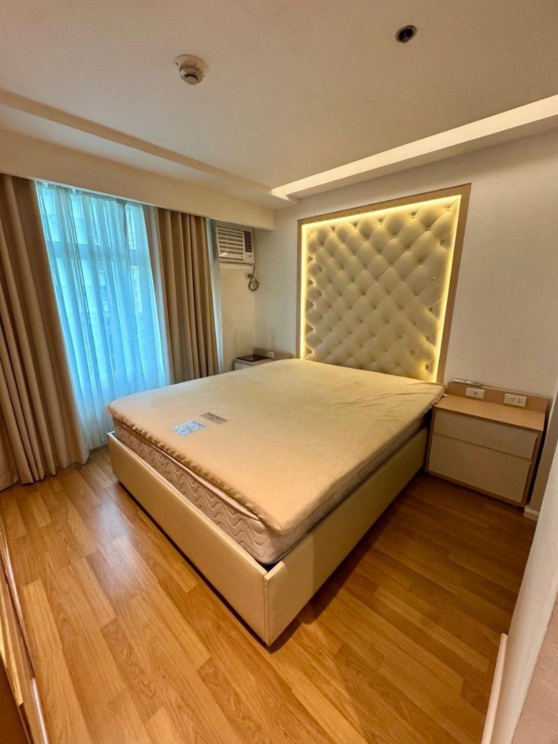 FOR RENT!! CONDO UNIT IN TWO SERENDRA (Category: Apartments & Condos) located in Muntinlupa City. Submitted by johann.ocampo (Listing ID 1405299028, Image 1). Description: FOR RENT!! Two serendra- Dolce Tower 105sqm 2BR loft type 2 1/2 bathroom 1 laundry/maids area 1 storage room 1 parking lot Asking: 90k (inclusive of dues and parking) (negotiable) Johann Ocampo 09178173453 27751.