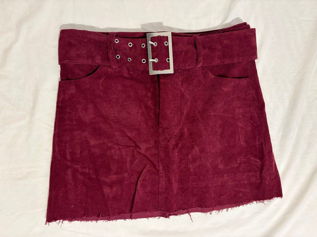 Forever 21 Corduroy Mini Skirt (Category: Skirts) located in Paranaque City. Submitted by izzysus (Listing ID 1405205314, Image 1). Description: - never been used - has a detachable belt - 10/10 condi mop: gcash/maya .