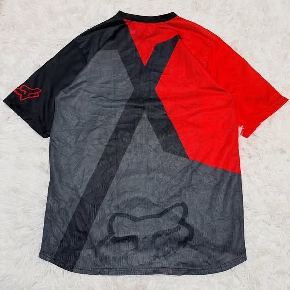 fox motorcross (Category: Activewear) located in Baguio. Submitted by sellingtonshop (Listing ID 1405314853, Image 2). Description: C56. Fox racing jersey Size: M Dimes: 27*20 Condition: good as new Issue: none Mine: 630 Steal: 730 Grab: 830.