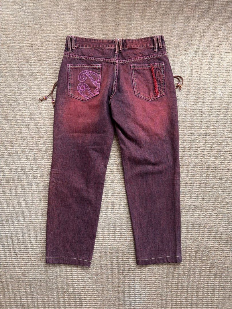 FUGA Japan Distressed 3/4 Crop Jeans (Category: Jeans) located in Paranaque City. Submitted by grailonious (Listing ID 1405305491, Image 2). Description: Gostar de FUGA capri pants with tassel and embroidery detail. Gothic/grunge/vkei brand Waist 39.5cm=15.551 in Outseam 84.5cm=33.268 in Inseam 60cm=23.622 in Leg opening 16.5cm=6.496 in Rise 24.5cm=9.646 in .