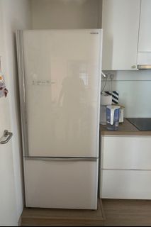 (Category: ) located in . Submitted by hellotherehihello (Listing ID 1405168332, Image 1). Description: .