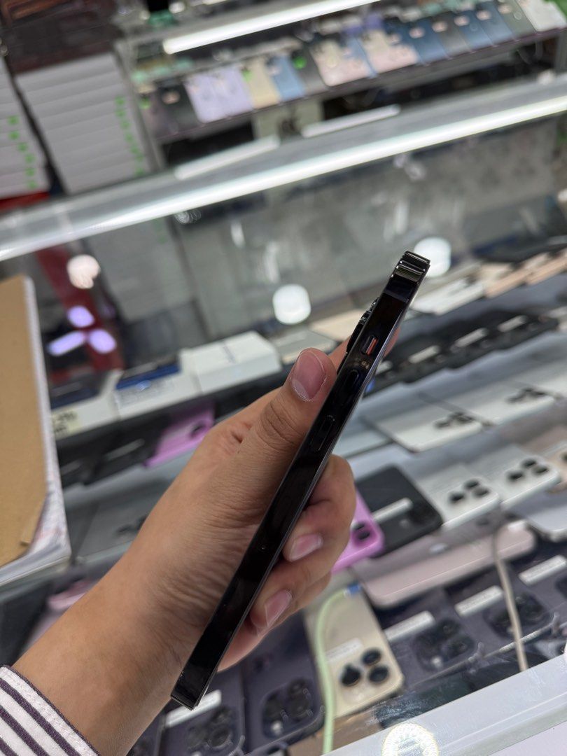 iPhone 14 Pro 128GB Factory Unlock No Issue Secondhand (Category: iPhone 14 Series) located in Pasig City. Submitted by FarAndRayShop (Listing ID 1405295561, Image 3). Description: OPEN FOR SWAP/SELLING/BUYING (RFS: Buy and Sell) Price: 29,499 iPhone 14 Pro 128GB •Factory Unlock •NO HIDDEN ISSUES •TEST TO SAWA •Authentic Phone Physical store in Greenhills Shopping Center XC-07 Stall Number Look For Rayray Or Anika NO CASH INSTALLMENT We are open 