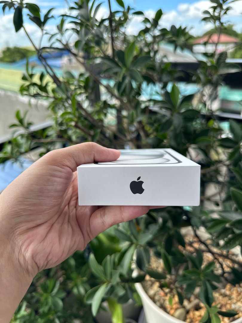 Iphone 15 128gb Brand new Sealed (Category: iPhone 15 Series) located in Caloocan City. Submitted by acvalloyas (Listing ID 1405216527, Image 3). Description: Brand new and sealed Iphone 15 128gb black Not yet activated NTC Meet up: SM Caloocan Pick up: Celina Homes 2.