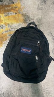 (Category: ) located in . Submitted by danialthrifting (Listing ID 1405306653, Image 1). Description: .