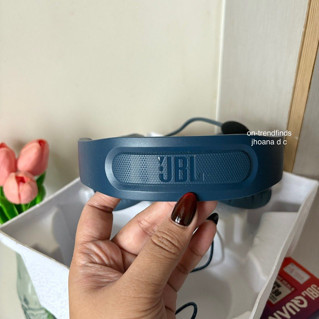 JBL Quantum 100 Wired Gaming Headset (detachable mic) (Category: Headphones & Headsets) located in Manila. Submitted by on-trendfinds (Listing ID 1405330822, Image 3). Description: Used a few times lang. Naka store lang inside the box Tiny flaw: last photo .