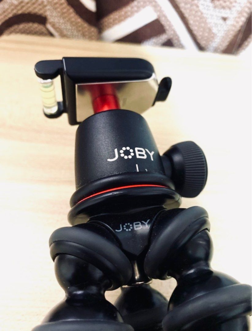JOBY - Gorillapod / Tripod 3k kit (Category: Tripods & Monopods) located in Ozamiz City. Submitted by bleu.collar (Listing ID 1221896922, Image 2). Description: *great use for Mirrorless Camera, DSLR and Smartphones *COD / COP accepted rfs: declutter / downsizing _used twice only _mint condition _box not included (natambak na sa bodega) _naka display nalang.