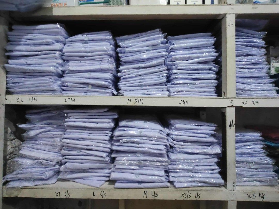 Laboratory Gown (labgown) (Category: Medical Supplies & Tools) located in Manila. Submitted by rheatapdas75609 (Listing ID 1405307291, Image 1). Description: .