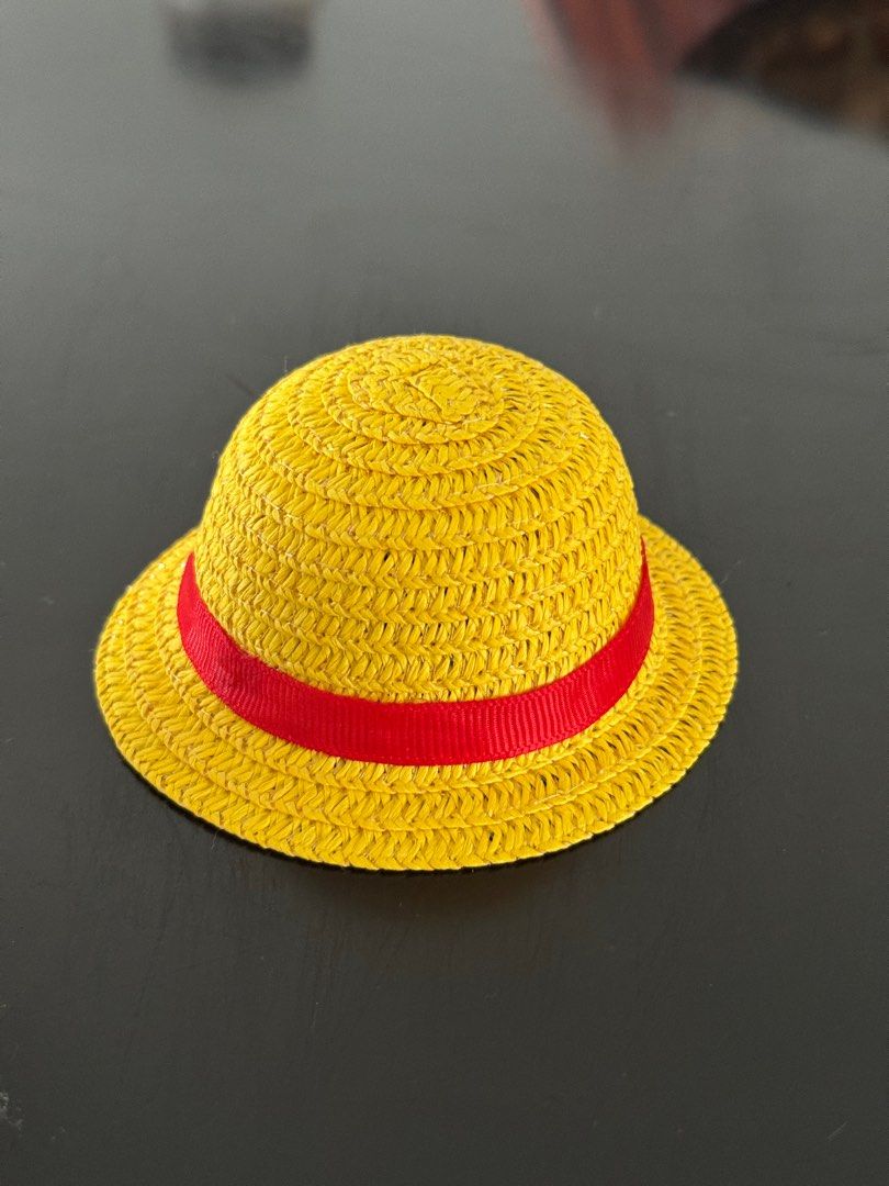 Mini Hat (Category: Homes & Other Pet Accessories) located in Singapore. Submitted by rexlee2111 (Listing ID 1405228367, Image 2). Description: Mini hat only! tissue box for example .
