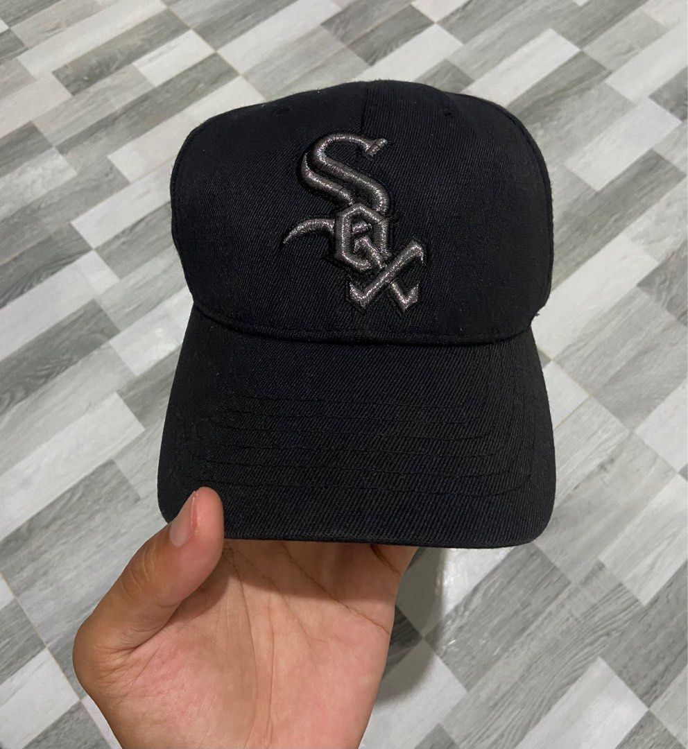 MLB Chicago White Sox Flexfit Cap (Category: Caps & Hats) located in Talavera. Submitted by thr1ftyren (Listing ID 1405218682, Image 1). Description: For sale! MLB Sox close cap Fit to M to XL Excellent condition Color rate 9.5/10 No issue Mine 350 + sf only Location Nueva ecija.