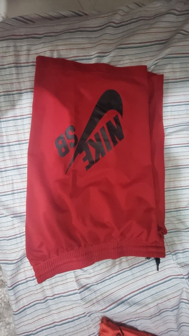 Nike SB Shorts (Category: Shorts) located in Manila. Submitted by blizzardstan (Listing ID 1405189284, Image 3). Description: - Nike SB shorts - Features the Nike SB logo - Elastic waistband for comfort - Made from lightweight, athletic fabric - Ideal for casual wear and sports.
