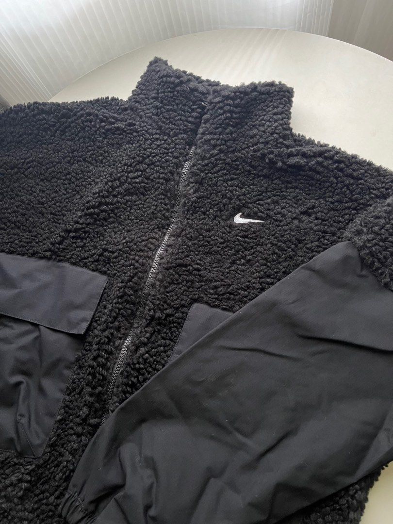 Nike Women's Essential Oversized Cozy Jacket (Category: Coats, Jackets and Outerwear) located in Quezon City. Submitted by ammp15 (Listing ID 1405178859, Image 3). Description: Size Large. Brandnew. .