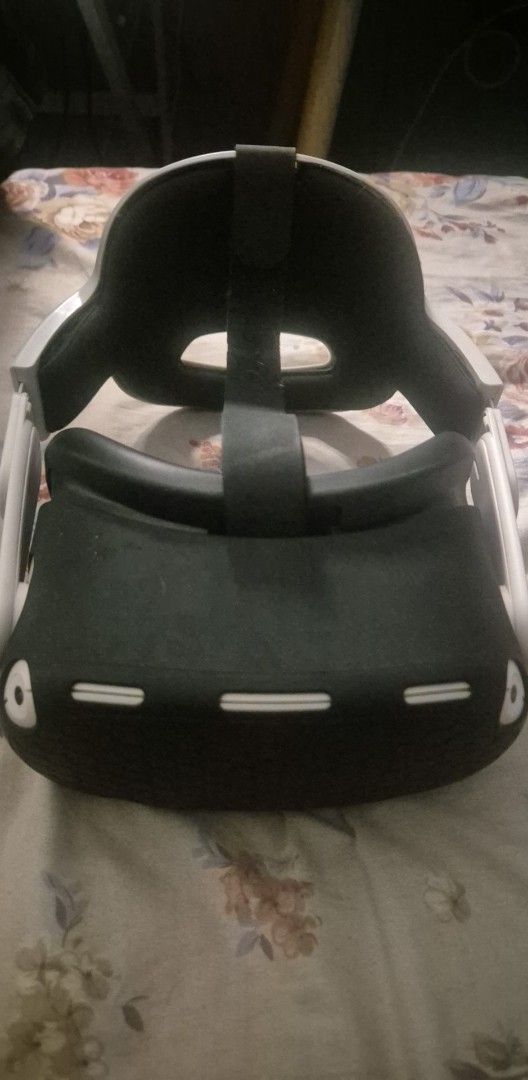 Oculus Quest 2 Controllers (Category: Others) located in Manila. Submitted by valerosost88011 (Listing ID 1405242850, Image 3). Description: Oculus/Meta Quest 2 Issues: No type C charger No controller strap headset never dropped No tracking or battery issues PCVR Stand alone VR With cleaning accessories and protective Silicone casing.