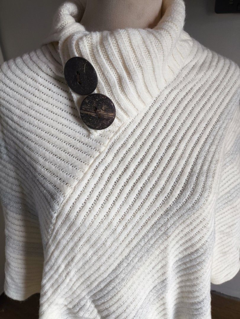 Poncho Neck collar with Buttons Knitted Sweater (Category: Coats, Jackets and Outerwear) located in Las Pinas. Submitted by rose.luab (Listing ID 1405181446, Image 3). Description: preloved but well loved knitted Good condition , My sister used it twice when she visited Texas USA.