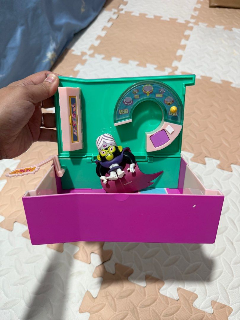Powerpuff Girls Mojo Jojo Playset (Category: Kids Toys) located in Valenzuela. Submitted by joy_2da_world (Listing ID 1405292730, Image 2). Description: Powerpuff Girls Mojo Jojo Playset.