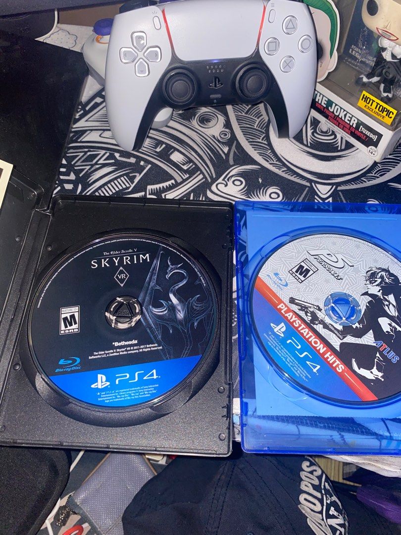 PS4 Games: Skyrim vr and Persona 5 (Category: PlayStation) located in Valenzuela. Submitted by raintransformed (Listing ID 1405185362, Image 1). Description: 400 each.