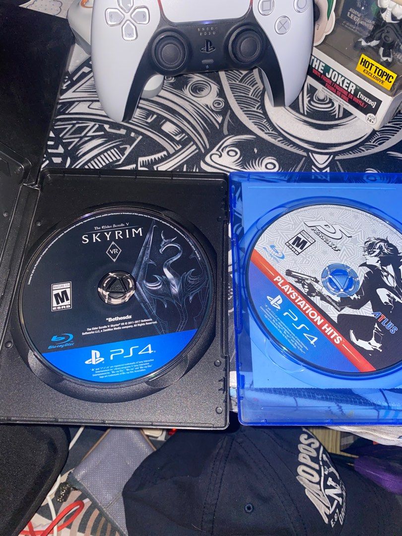 PS4 Games: Skyrim vr and Persona 5 (Category: PlayStation) located in Valenzuela. Submitted by raintransformed (Listing ID 1405185362, Image 2). Description: 400 each.