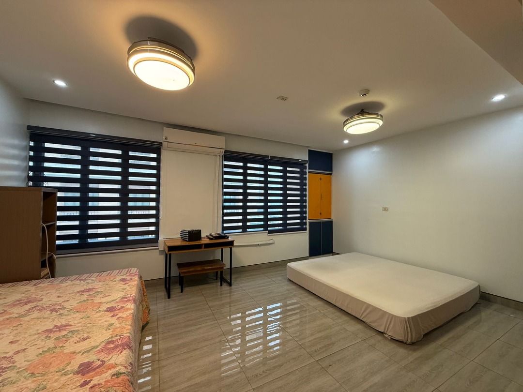 Renaissance 3000 2BR PENTHOUSE FOR RENT (Category: Apartments & Condos) located in Makati City. Submitted by demi_09171702560 (Listing ID 1405202924, Image 2). Description: CODE: 8655 Renaissance 3000 For Rent - 130,000.00 DETAILS: # BR: 2BR # TB: 2.5 FA: 192 Inclusions: Fully Furnished Parking Slot: 2 .