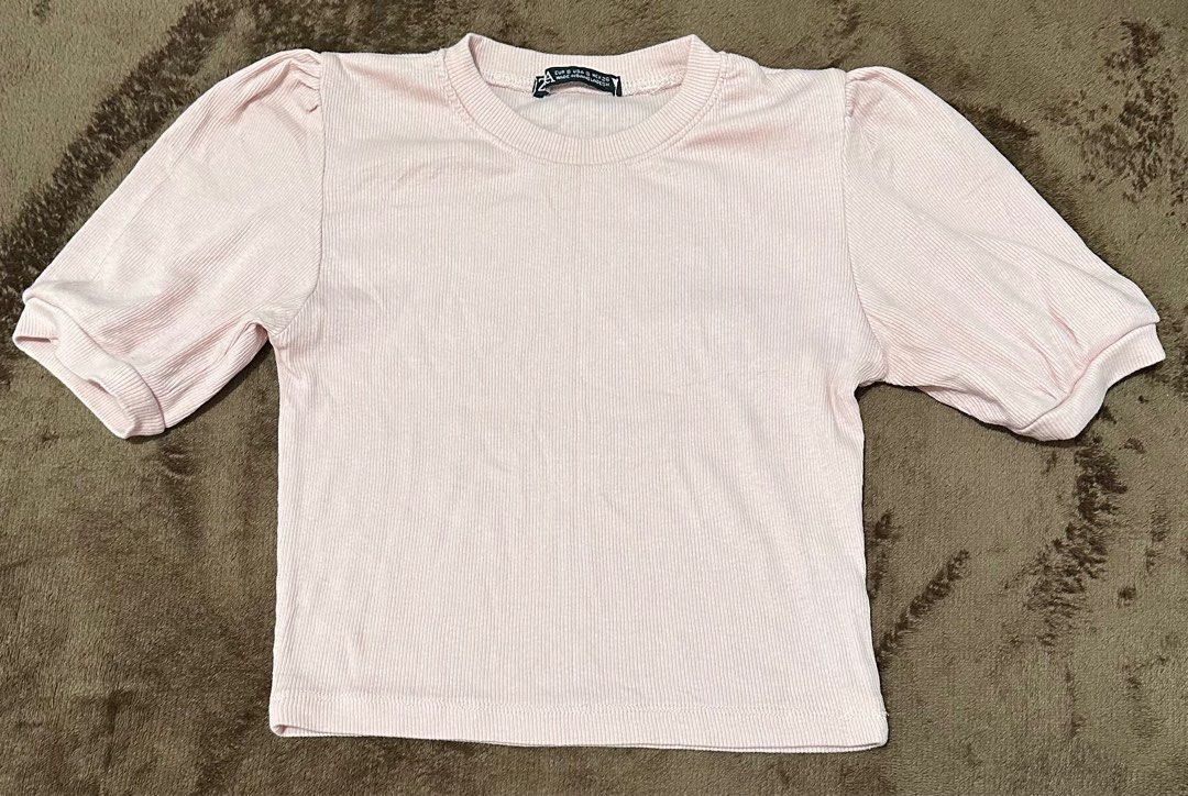 ribbed knit puff-sleeve top ( light pink) (Category: Blouses) located in Paranaque City. Submitted by jamgb (Listing ID 1405255736, Image 1). Description: Used only a few times Size: Small NO TO LOWBALL OFFER 💵 Gcash 🚚 Lalamove J&T (Shipment day: Saturday).