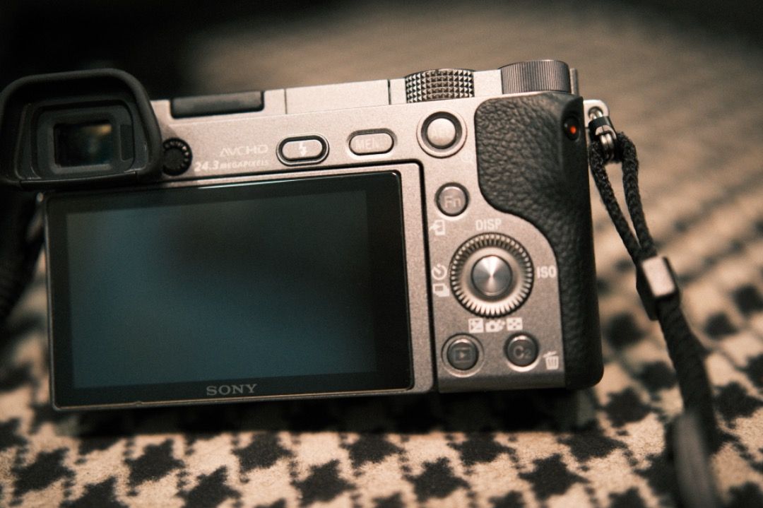 Sony A6000 with lenses, extra battery, straps, smallrig cage and bag (Category: Cameras) located in Manila. Submitted by jhonapotato (Listing ID 1405228521, Image 1). Description: Sony A6000 Graphite Gray Performance 10/10 (No issue) Cosmetics 9/10 (Minor signs of usage) Sensor 10/10 (Clean) Shutter count 48k No history of repair Inclusion : (1) Sony Kit lens 16-50mm f/3.5-5.6 (Black) (1) 7Artisans 7.5mm F2.8 II APS-C Ultra Wide Angle Fisheye Len