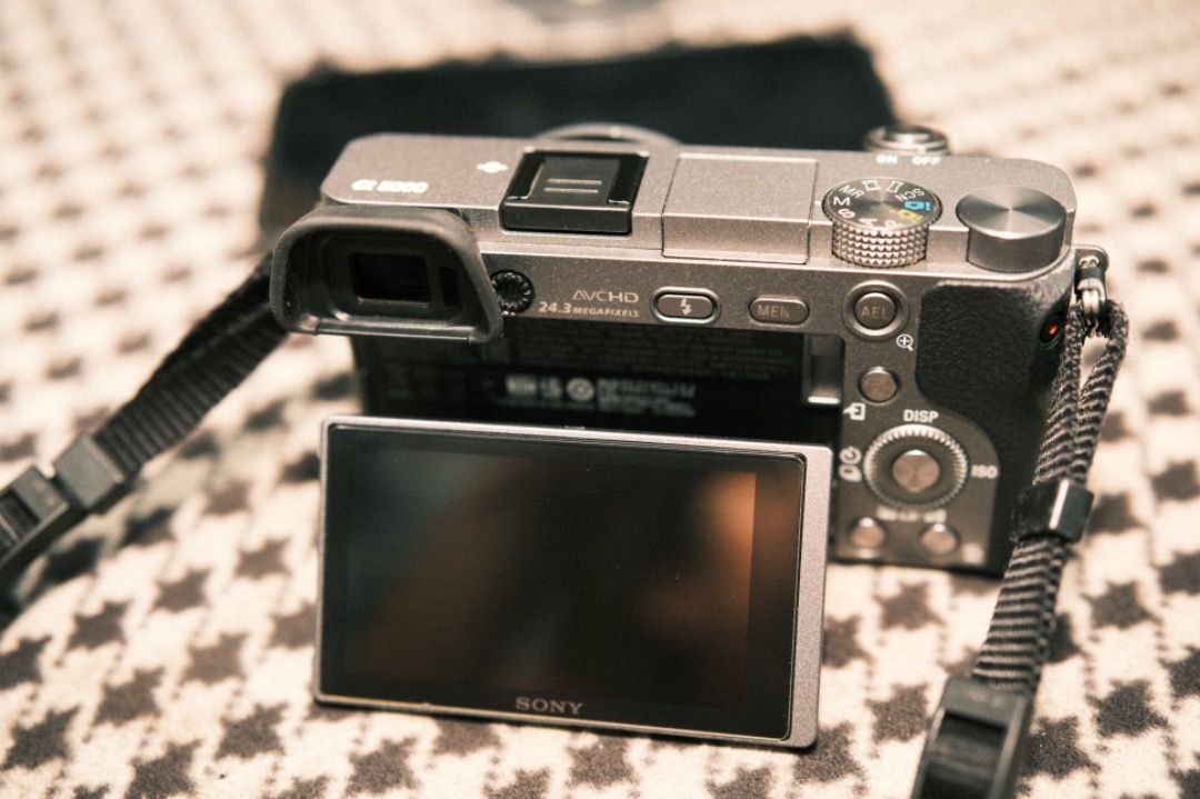 Sony A6000 with lenses, extra battery, straps, smallrig cage and bag (Category: Cameras) located in Manila. Submitted by jhonapotato (Listing ID 1405228521, Image 2). Description: Sony A6000 Graphite Gray Performance 10/10 (No issue) Cosmetics 9/10 (Minor signs of usage) Sensor 10/10 (Clean) Shutter count 48k No history of repair Inclusion : (1) Sony Kit lens 16-50mm f/3.5-5.6 (Black) (1) 7Artisans 7.5mm F2.8 II APS-C Ultra Wide Angle Fisheye Len