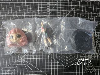 (Category: ) located in . Submitted by cakecat_figures_n_stuff (Listing ID 1405223504, Image 1). Description: .