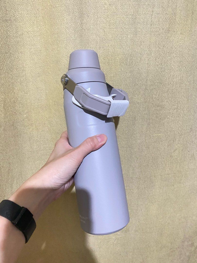 Stanley IceFlow Aerolight Insulated Bottle (Category: Water Bottles & Tumblers) located in Pasay City. Submitted by michiko.japanstore (Listing ID 1405270836, Image 2). Description: - Stanley IceFlow Aerolight bottle - Ash color - FastFlow lid - Portable with handle - Lightweight design - Includes original box.