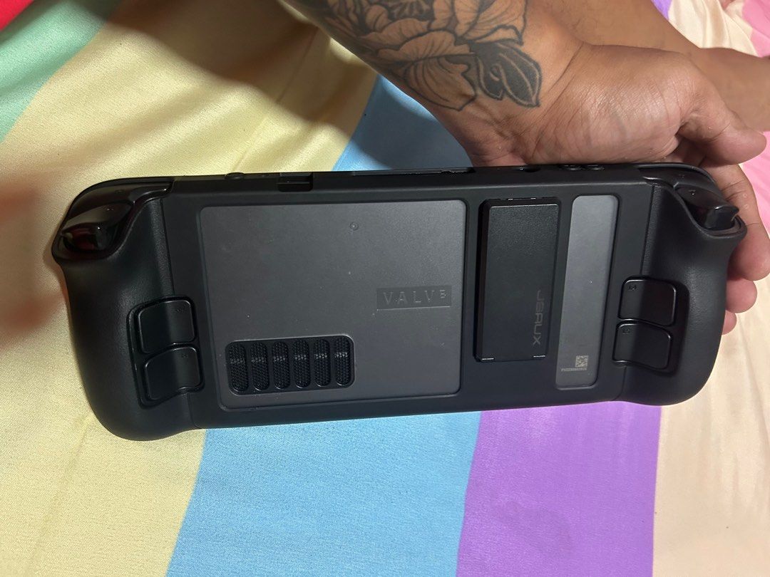 Steam deck OLED 512 (Category: Others) located in San Pedro. Submitted by marwin2020 (Listing ID 1405233821, Image 2). Description: Steam deck OLED 512 with sd card 512 brought last August 15 2025 with warranty in data blitz .