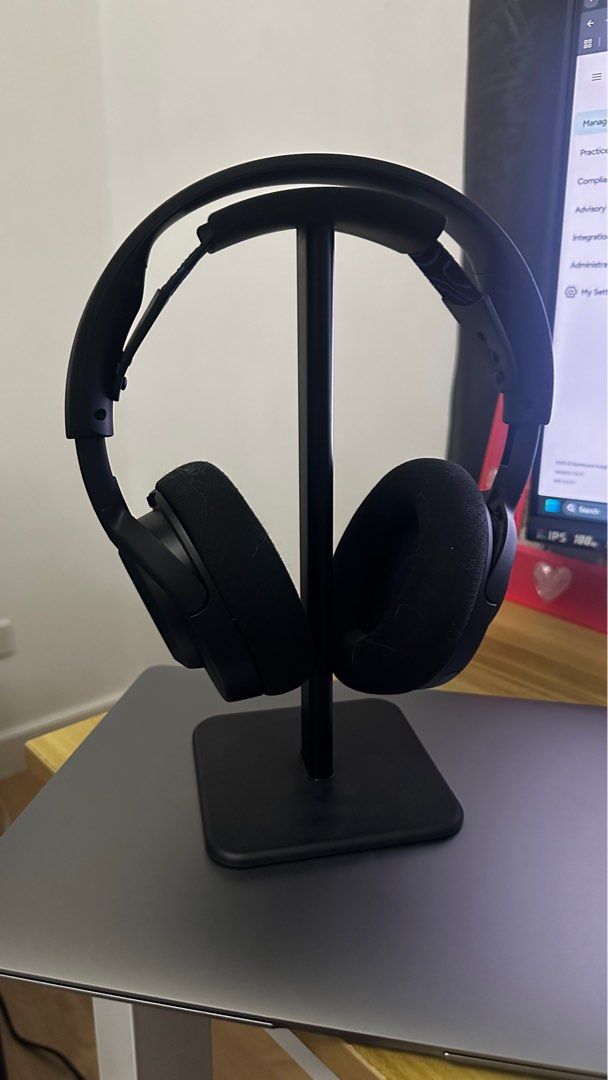 SteelSeries Arctis 1 Wireless Gaming Headset (Category: Headphones & Headsets) located in Manila. Submitted by carlojosesantoss (Listing ID 1405344853, Image 3). Description: SteelSeries Arctis Nova 5P Black - Compatible with PC and PlayStation Like new condition - barely used! Item is treated with utmost care :) Feel free to test Pasig Dm me!.
