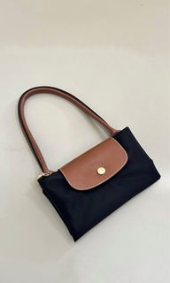 (Kategori: ) berada di . Dikirim oleh addyours (ID iklan 1404847640, Gambar 1). Deskripsi: .