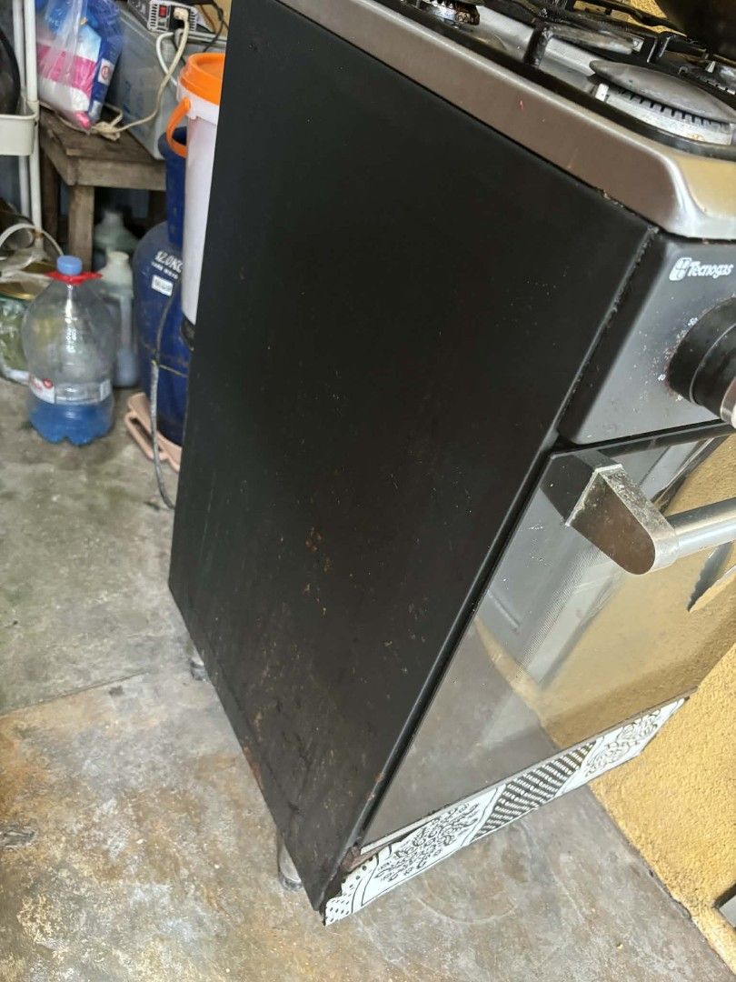 Tecnogas Gas Range with Oven (Category: Ovens & Toasters) located in Antipolo. Submitted by lizatoy (Listing ID 1405255539, Image 2). Description: RFS: Hindi nagagamit ang oven and consuming space working naman po ang stove except sa igniter no time para ipacheck. Free delivery near Brgy Dalig Antipolo City or pwede naman ideliver with fees..