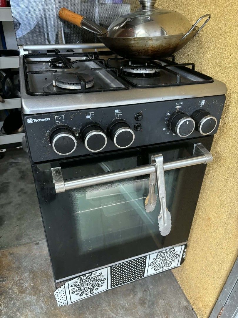 Tecnogas Gas Range with Oven (Category: Ovens & Toasters) located in Antipolo. Submitted by lizatoy (Listing ID 1405255539, Image 1). Description: RFS: Hindi nagagamit ang oven and consuming space working naman po ang stove except sa igniter no time para ipacheck. Free delivery near Brgy Dalig Antipolo City or pwede naman ideliver with fees..