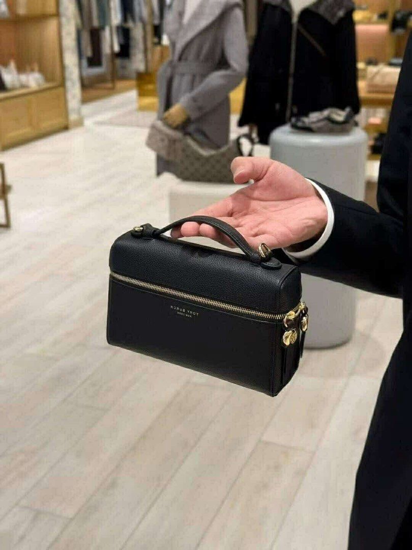 Tory burch (Category: Luxury Bags & Wallets) located in Paranaque City. Submitted by sarahlarsson_ (Listing ID 1405264281, Image 2). Description: Open for layaway Eta:2weeks Other colors avaialble.